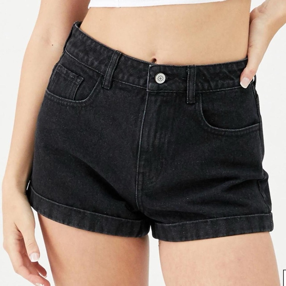 PACSUN Classic Black Mom Shorts With Faded Details Women’s Size 23